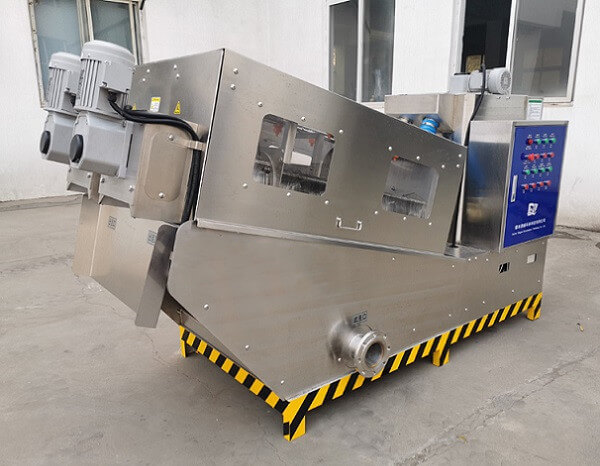 士元直交軸減速機(jī)在環(huán)保疊螺機(jī)上應(yīng)用廣泛