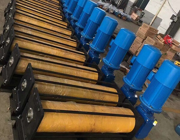 舞臺(tái)吊桿雙制動(dòng)減速機(jī)-螺旋錐齒直角減速機(jī)現(xiàn)場(chǎng)