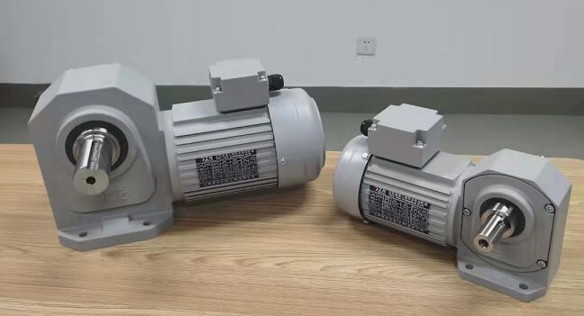 臺灣士元SGH型實(shí)心軸直交軸電機(jī)