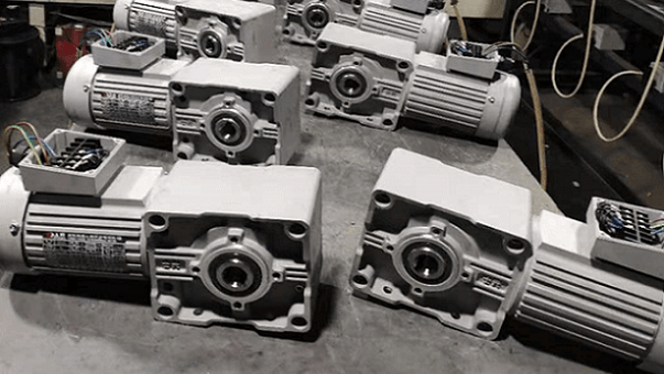 SRH型直交軸準(zhǔn)雙曲面減速機(jī)-士元電機(jī)