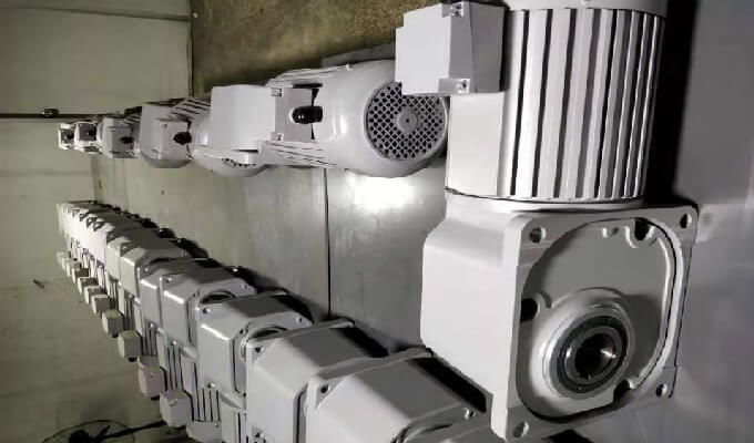 蘇州金總訂的一批200W直角減速電機(jī) 安排發(fā)貨